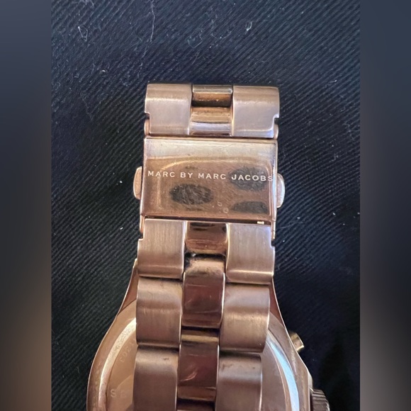 Marc by Marc Jacobs rose gold watch - Picture 6 of 11